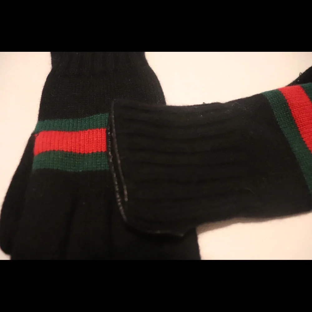 Gucci wool gloves